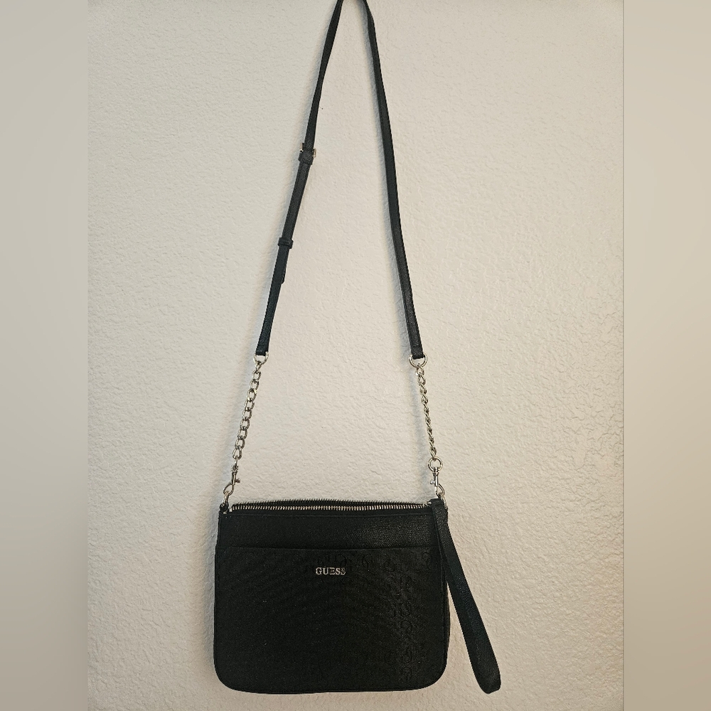 Euc GUESS Sling Bag/ Wrislet